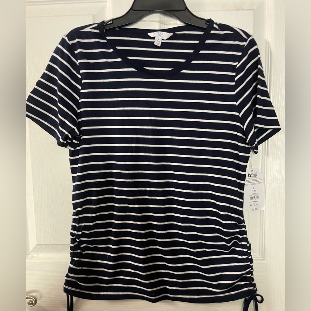🔴 3/$12 Time and Tru Women’s Navy and White Striped Cinched Top! NWT! Size (4/6) - Picture 1 of 3